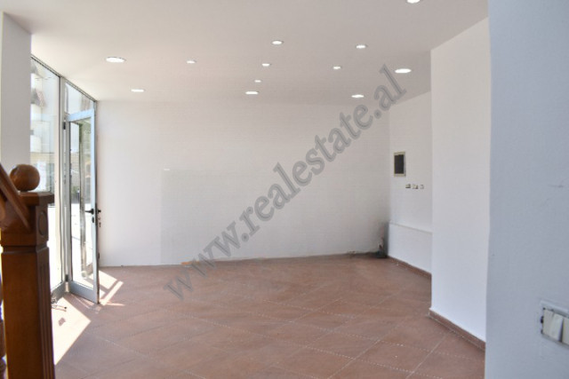 Commercial premises for rent near the Delijorgji complex.
It is located on the ground floor of a ne